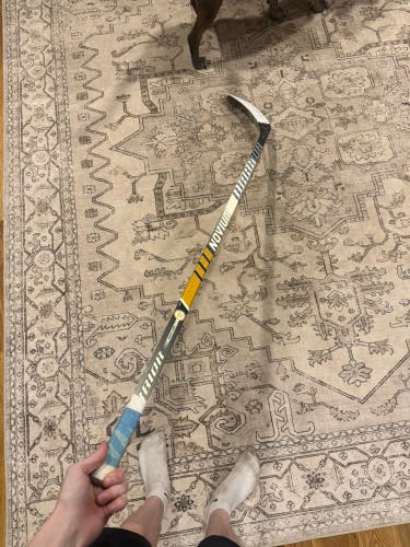 Intermediate Warrior Novium Pro Right Handed Hockey Stick W03 55 Flex (New)