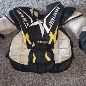 Medium Bauer Pro Series Goalie Chest Protector (Used)