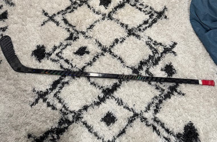 Junior Warrior Super Novium Right Handed Hockey Stick W03 40 Flex (Used)