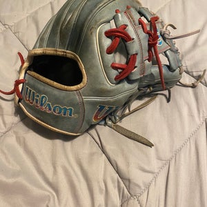 2023 Wilson A2000 1786 RH Infield Baseball Glove 11.5" (Used)