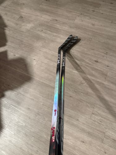 Senior CCM JetSpeed FT8 Pro Right Handed Hockey Stick P28 85 Flex (Used)