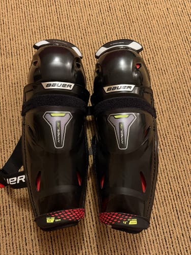 Intermediate Bauer Vapor Hyperlite 13" Shin Pads (New)