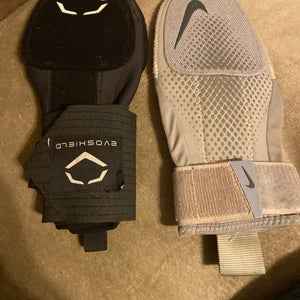 Black Junior EvoShield Sliding Mitt (Used)