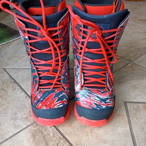 Men's Size M 11.0 (W 12.0) Thirty Two Snowboard Boots (Used)