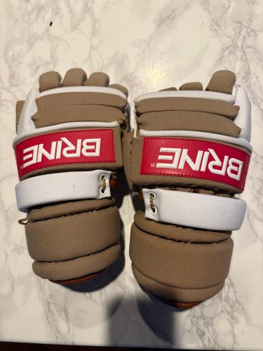 Brine L-33 Lacrosse Gloves (New)