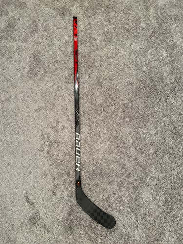 Intermediate Bauer Vapor Flylite (2019)Left Hand Hockey Stick P92M 65 Flex (Used)