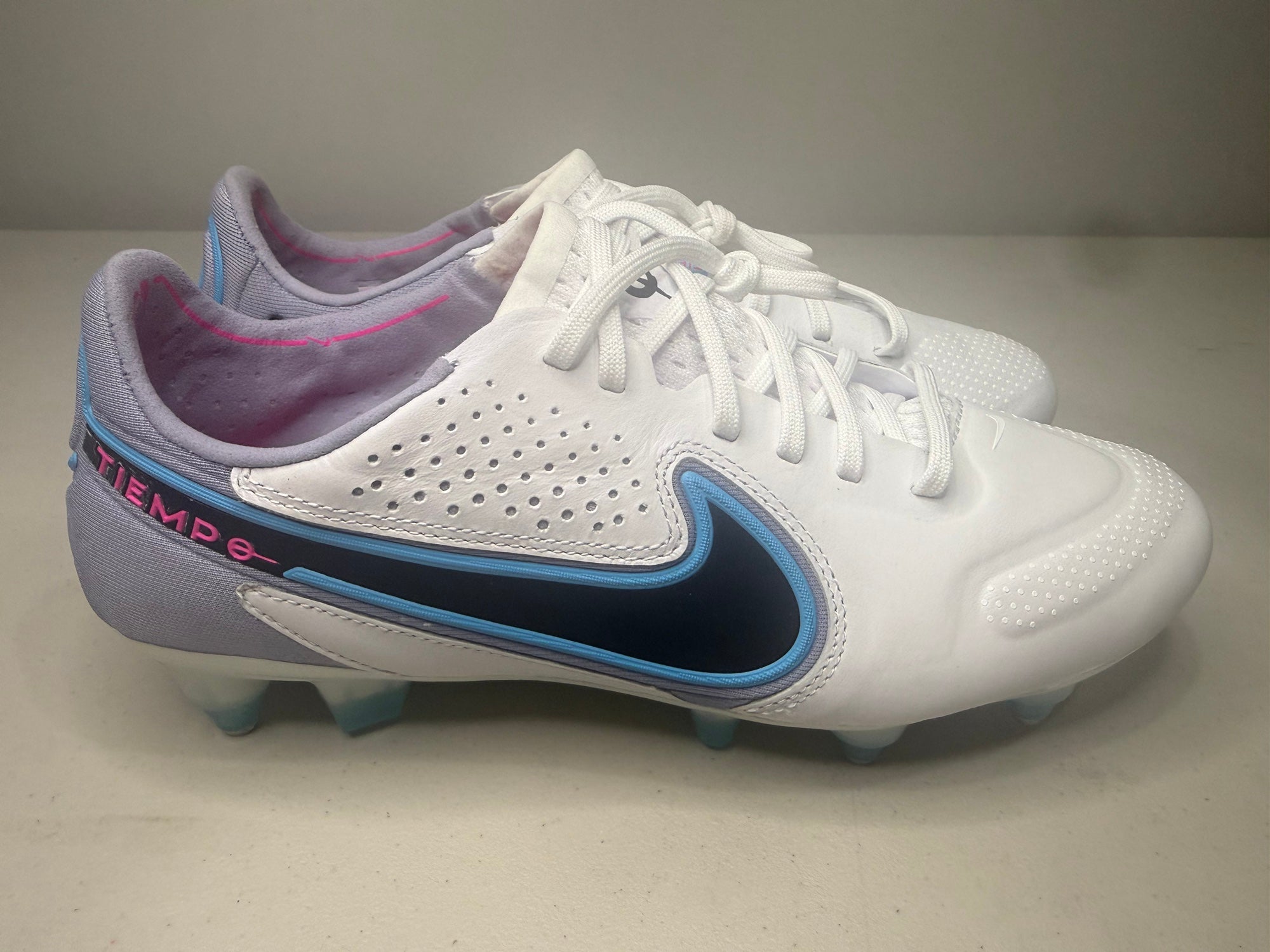 mens size 9 in women's nike