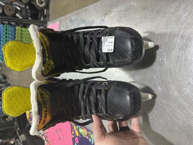 Used Bauer SUPREME S37 Intermediate Hockey Skate Intermediate 4.5 11605-S000213305