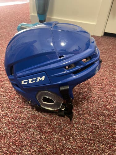 Medium CCM Tacks 910 Helmet (Used)