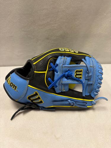 Used Wilson A550 BB/SB Glove RH Throw Black And Carolina Blue 11" 11490-S000262781