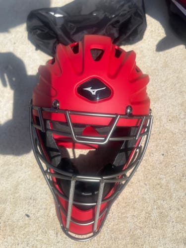 Red Mizuno Catcher's Set