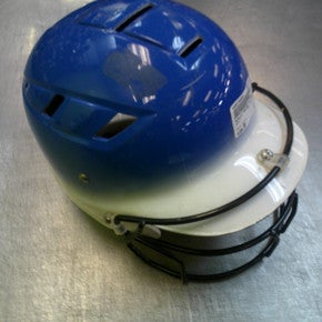 Used Schutt HELMET W/ MASK Batting Helmet w/Mask White MD 11339-S000198564