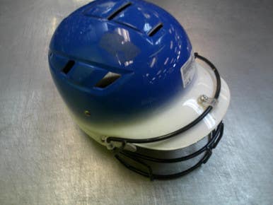 Used Schutt HELMET W/ MASK Batting Helmet w/Mask White MD 11339-S000198564