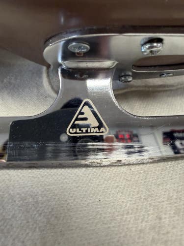 Girls Size 2.5 Jackson Ultima Mystique Figure Ice Skates