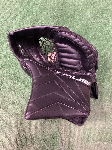 Black Intermediate True Catalyst 7x3 Goalie Gloves & Blockers Regular (Used)