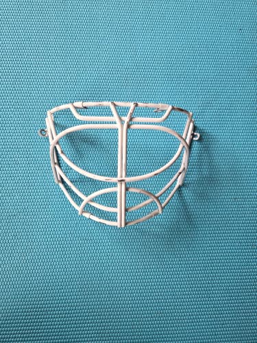 Senior 2024 Bauer 960 Goalie Mask (Used)