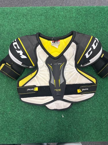 CCM Vector Plus Shoulder Pads (Used) | Junior Medium