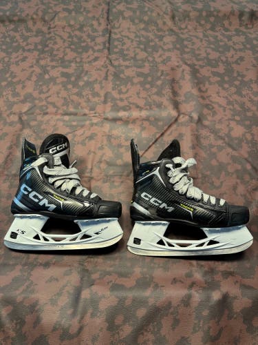 2024 CCM Tacks XF 70 Hockey Skates Regular Width 9 (Used)