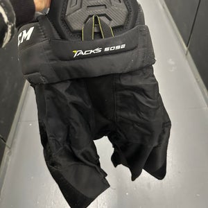 Men's Junior Large CCM Tacks XF Hockey Pants (Used)