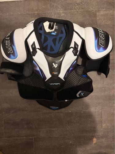 Men's Large Senior Bauer Vapor Flylite Shoulder Pads Used Twice