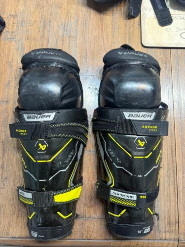Youth Bauer Supreme Mach 10" Shin Pads (Used)