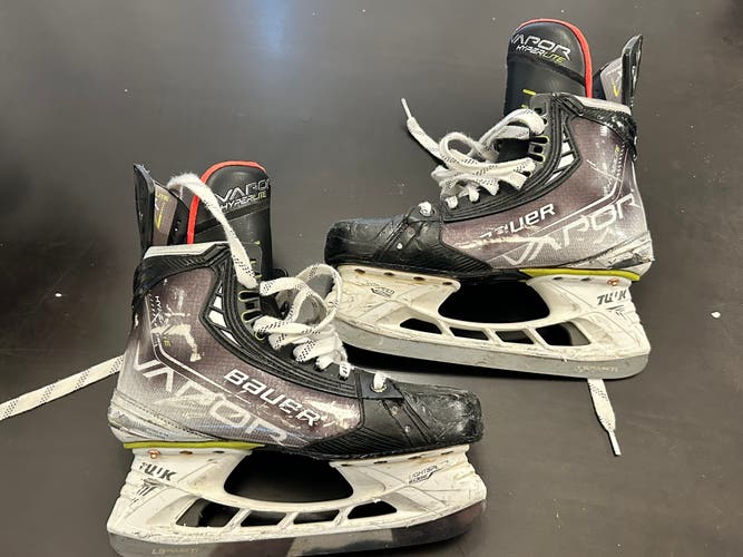Bauer Vapor Hyperlite Hockey Skates Pro Stock 7.5 (Used)