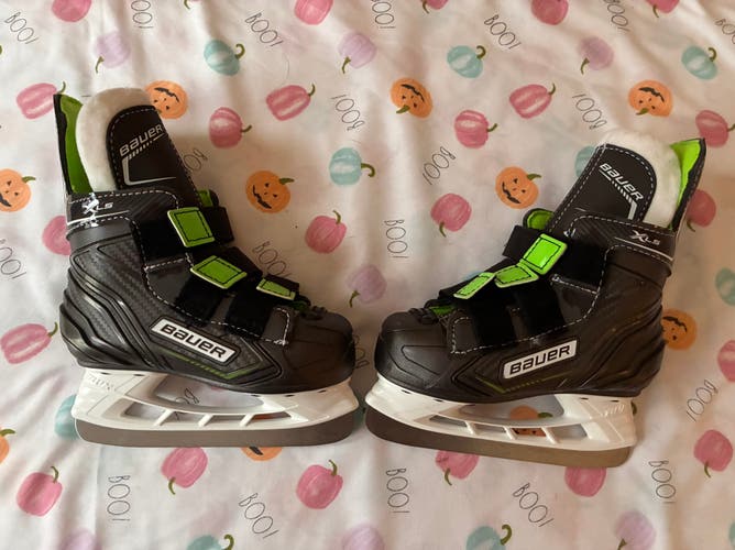Bauer XLS Hockey Skates 6 (Used)