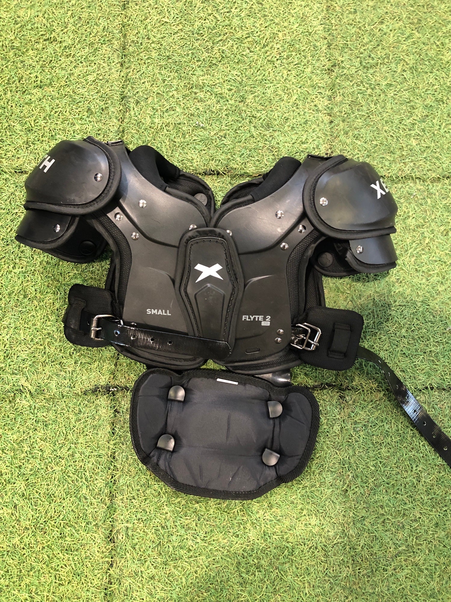Xenith Flyte Shoulder Pads - Used or Clearance Deals Online
