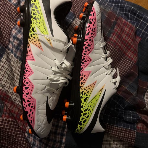 White Men's Size M 10.5 (W 11.5) Nike Hypervenom Phantom Turf Cleats Cleats (New)