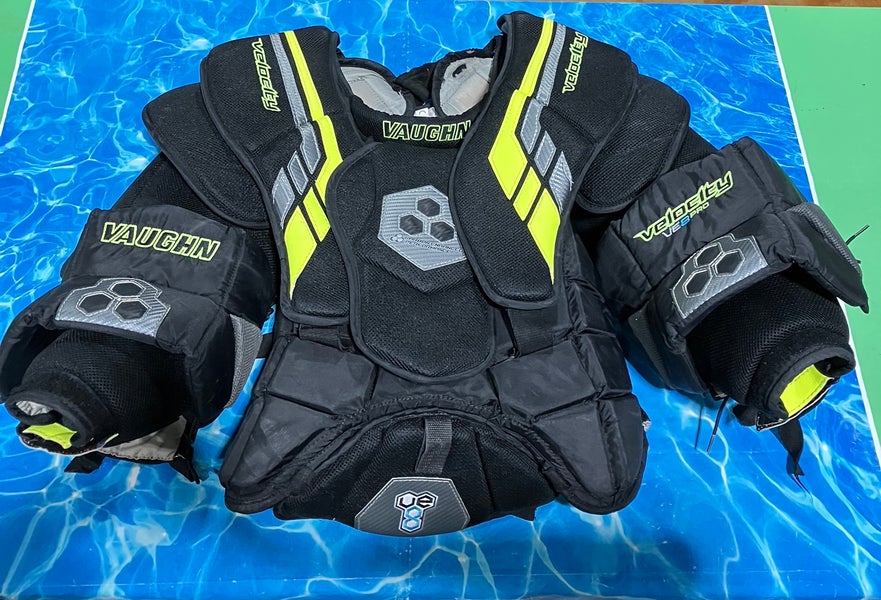 Senior Small Vaughn Velocity V8 Pro Goalie Chest Protector (Used)