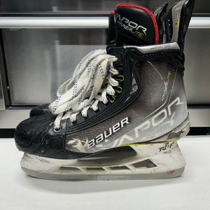 NCAA Bauer Vapor Hyperlite Hockey Skates Pro Stock Size 9.5 280mm (Used)