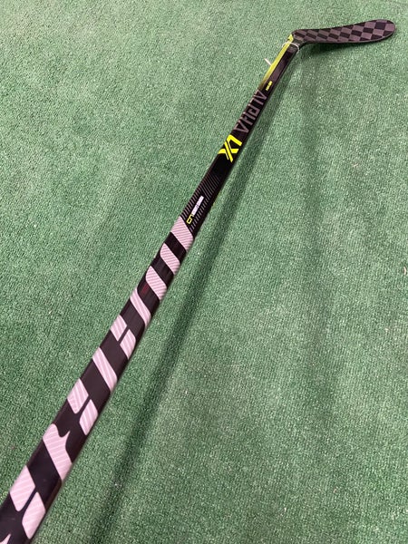 Senior Warrior Alpha LX Pro Hockey Stick Right Handed W28 75 Flex (Used)
