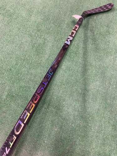 Senior CCM JetSpeed FT7 Pro Hockey Stick Right Handed P28 75 Flex (Used)