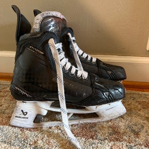 Black 2024 Bauer Supreme Shadow Hockey Skates Pro Stock 7 (Used)