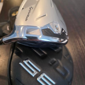 RIGHT HAND TAYLORMADE QI35 DESIGNER SERIE SILVER DRIVER 9* GRAPHITE VENTUS STIFF