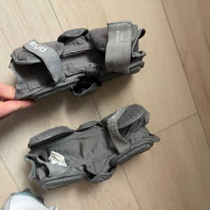 Medium/Large Adult Maverik M3 Arm Pads (Used)