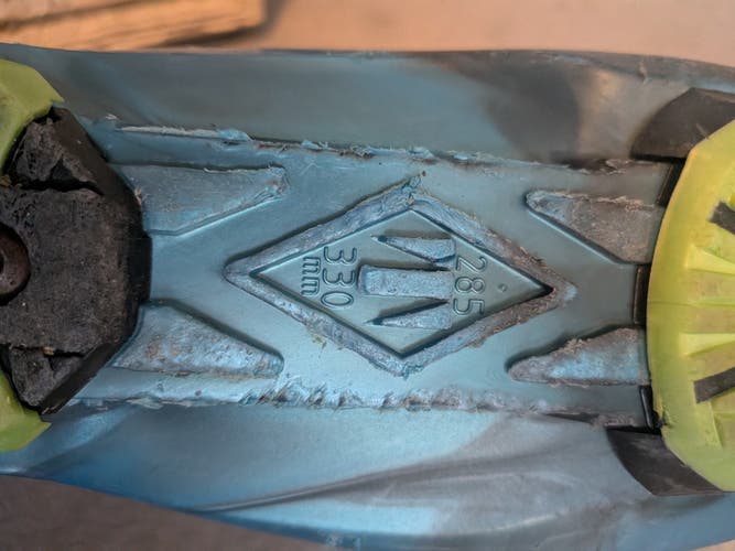 Used All Mountain Medium Flex Cochise Ski Boots