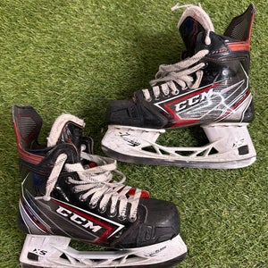 Senior CCM JetSpeed FT490 Hockey Skates (Regular) Size 6 (Used)