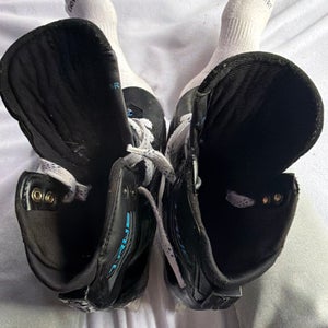 2021 True TF7 Hockey Goalie Skates Regular Width Size 4.5 (Used)
