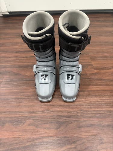 Mondo 28 & 28.5 Men's Full Tilt Drop Kick Ski Boots (Used)