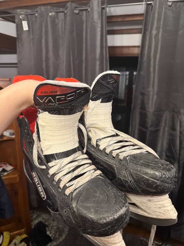 2021 Bauer Vapor 3X Pro Hockey Skates 9.5 (Used)
