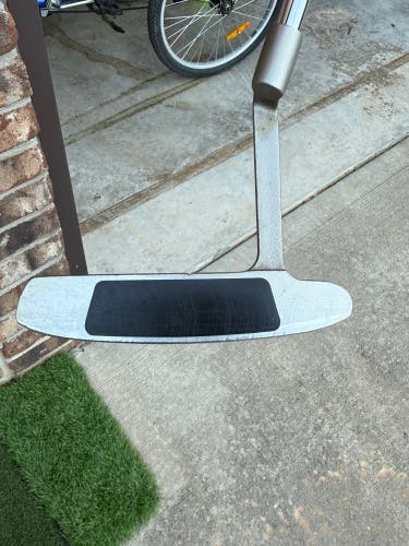 Silver Men's Odyssey Dual Force 668 Blade Right Handed Putter 35" (Used)