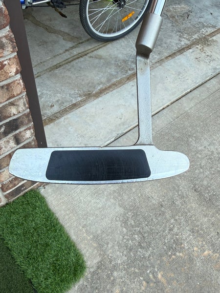 Silver Men's Odyssey Dual Force 668 Blade Right Handed Putter 35" (Used)