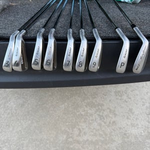 Men's 845 Right Handed Iron Set Regular Flex 9 Pieces Steel Shaft (Used)
