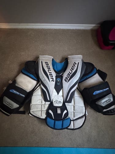 Medium 2013 Bauer Reactor 4000 Goalie Chest Protector (Used)