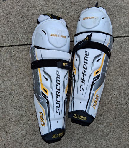 Junior Bauer Supreme S190 12" Shin Pads (Used)