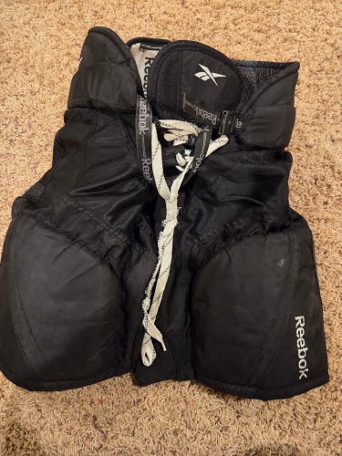 Men's Junior Large Reebok 7k Hockey Pants (Used)