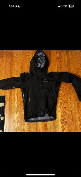 Black Men's Medium Arc'teryx Jacket (Used)