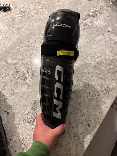 Senior CCM Tacks AS 580 15" Shin Pads (Used)