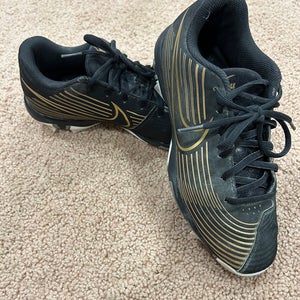 Black and Gold Women's Size M 8 Nike Low Top Molded Cleats (Used)